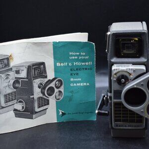 BELL AND HOWELL VIDEO CAMERA WITH CASE, INCLUDES MANUAL, VERY CLEAN, SEARS